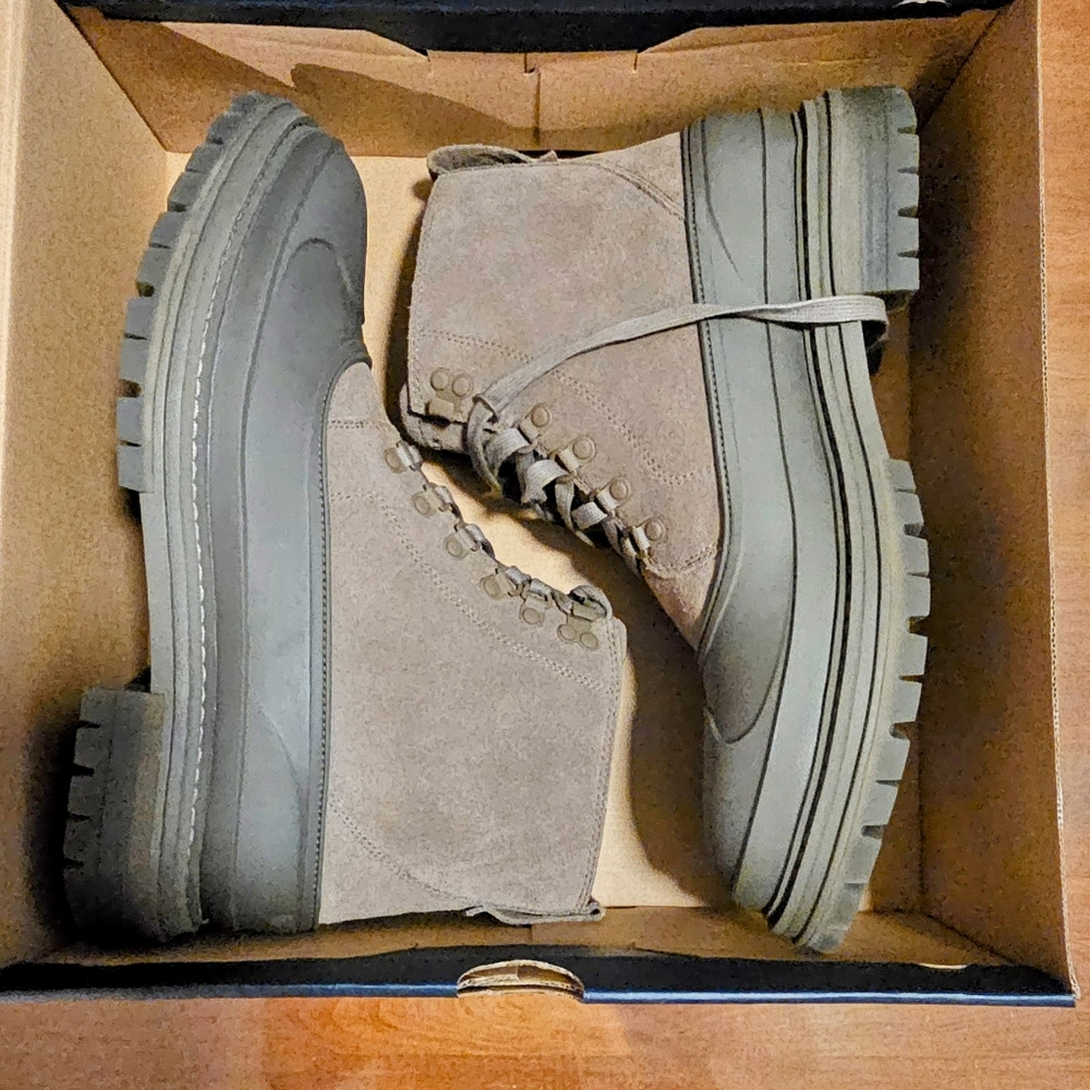 Cole Haan 12M Stratton Shroud Charcoal Suede Rain/Work Boot